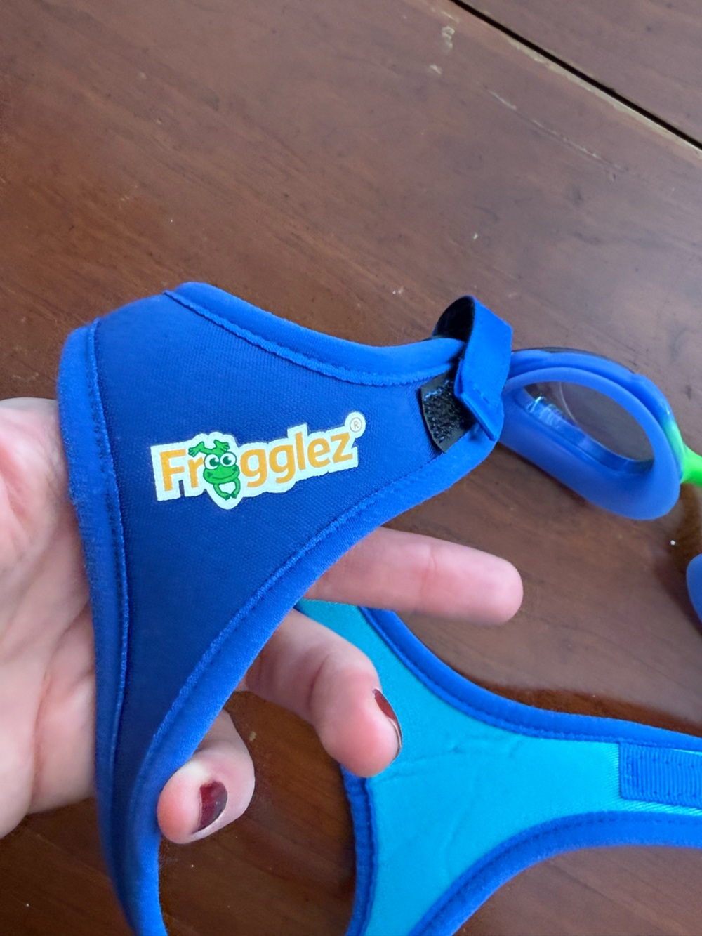 Frogglez Blue and Neon Green Kids Swim Goggles - Picture 4 of 4